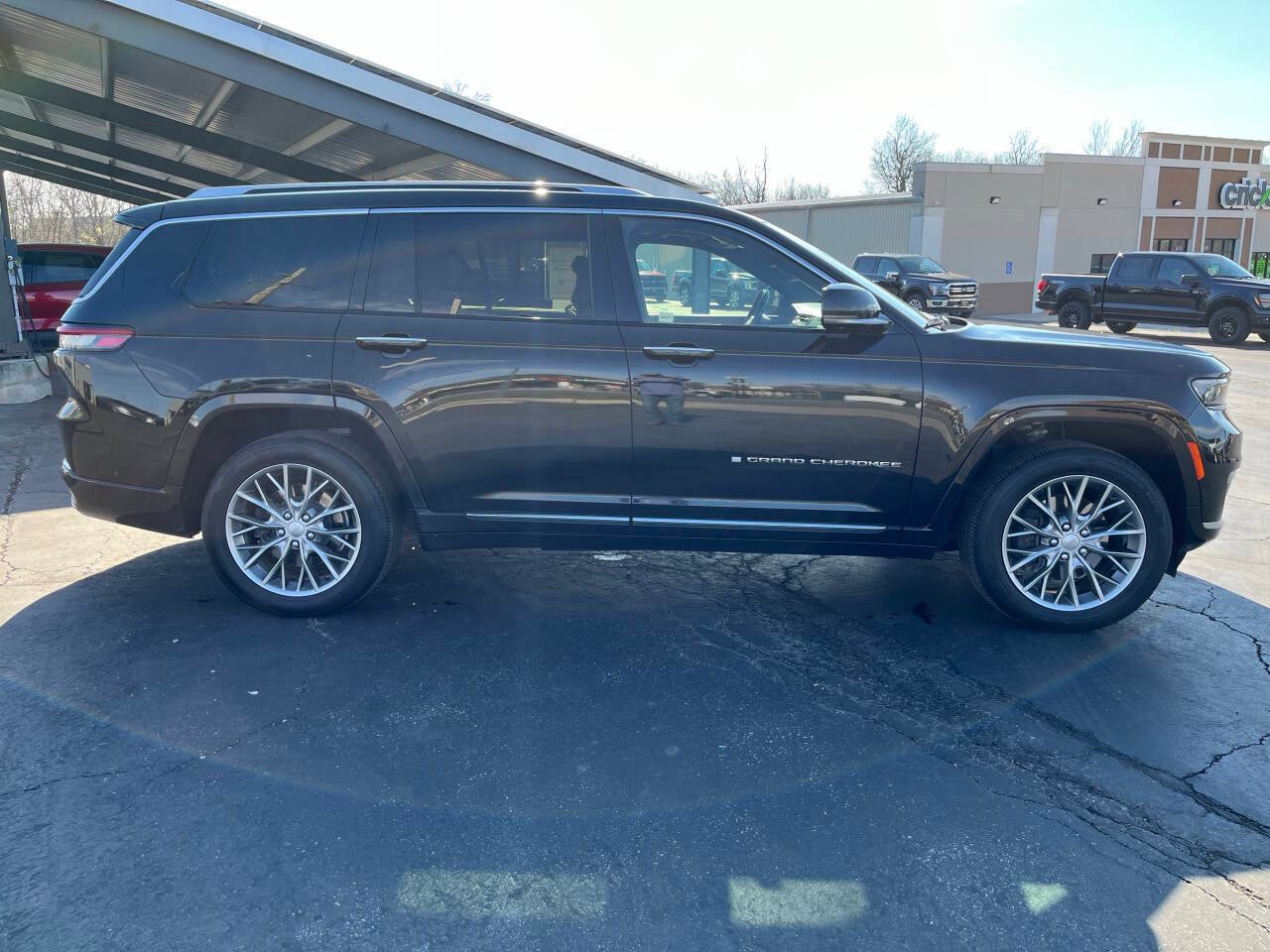 2022 Jeep Grand Cherokee L Summit 4x4 4dr SUV