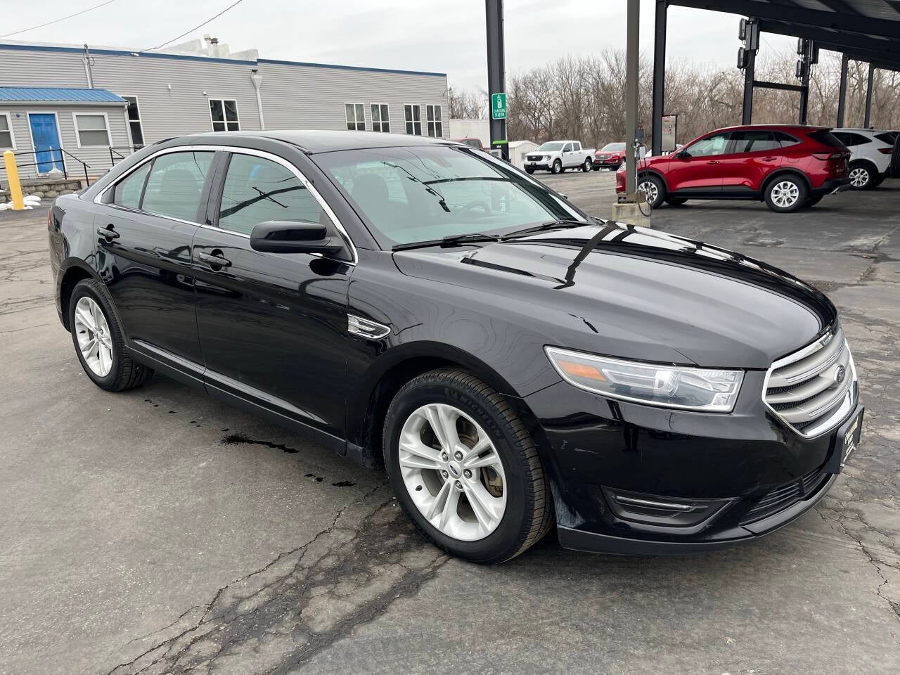 2018 Ford Taurus SEL 4dr Sedan