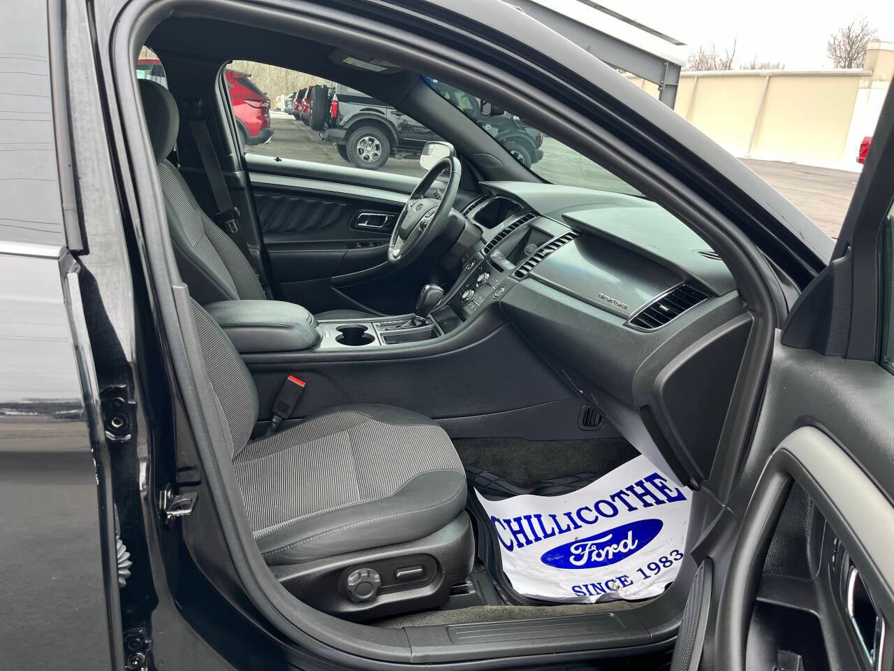 2018 Ford Taurus SEL 4dr Sedan