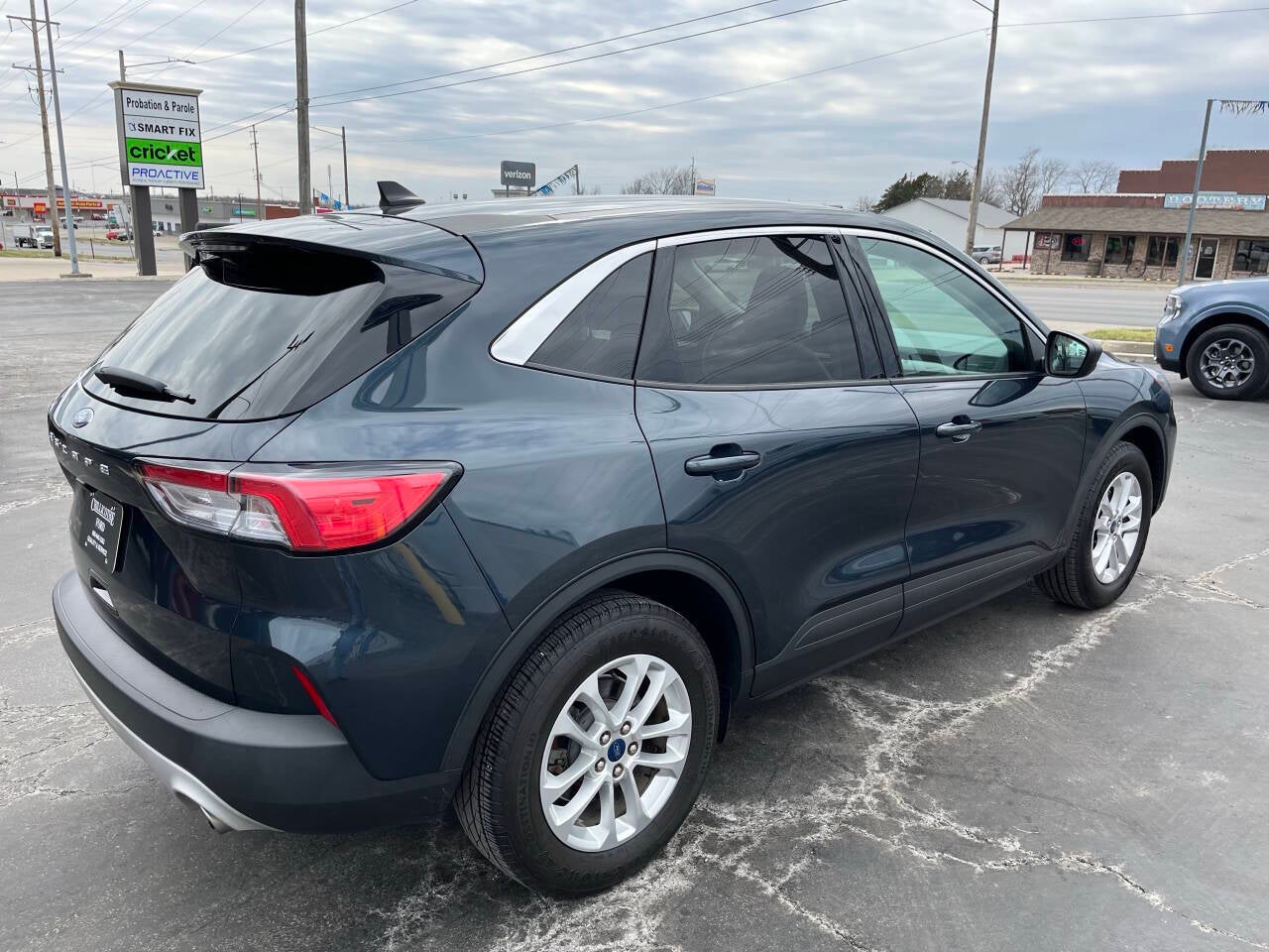 2022 Ford Escape SE 4dr SUV