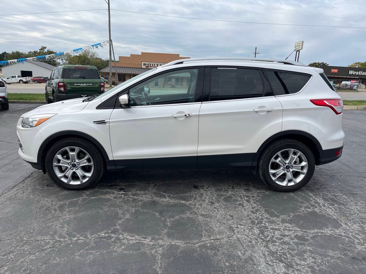 2016 Ford Escape Titanium AWD 4dr SUV