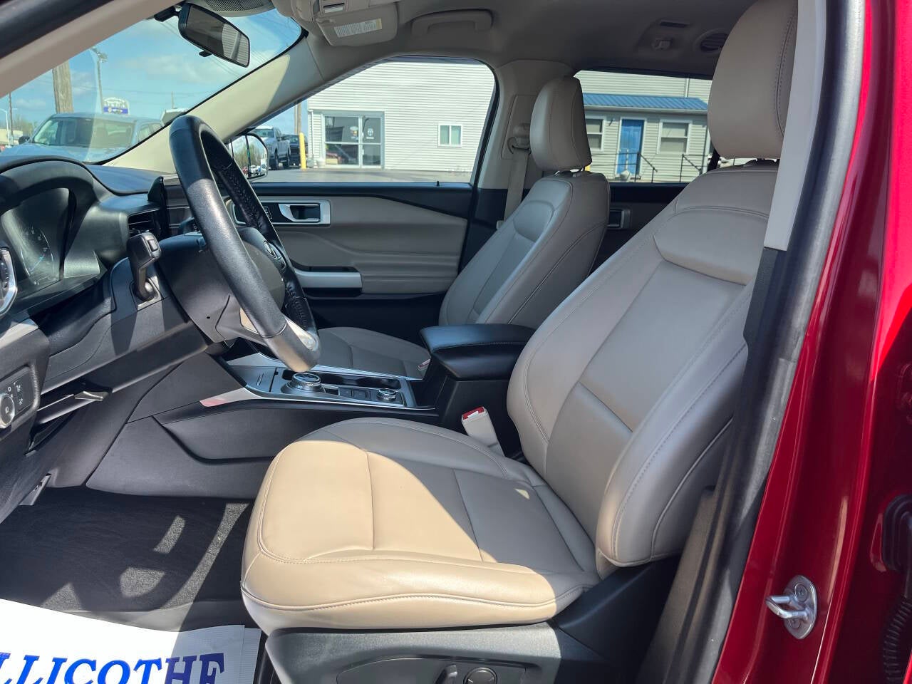 2022 Ford Explorer XLT AWD 4dr SUV