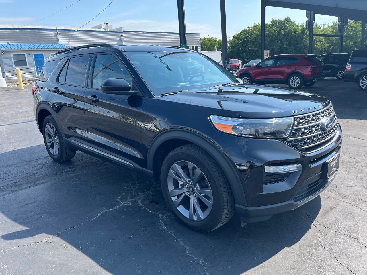2023 Ford Explorer XLT AWD 4dr SUV