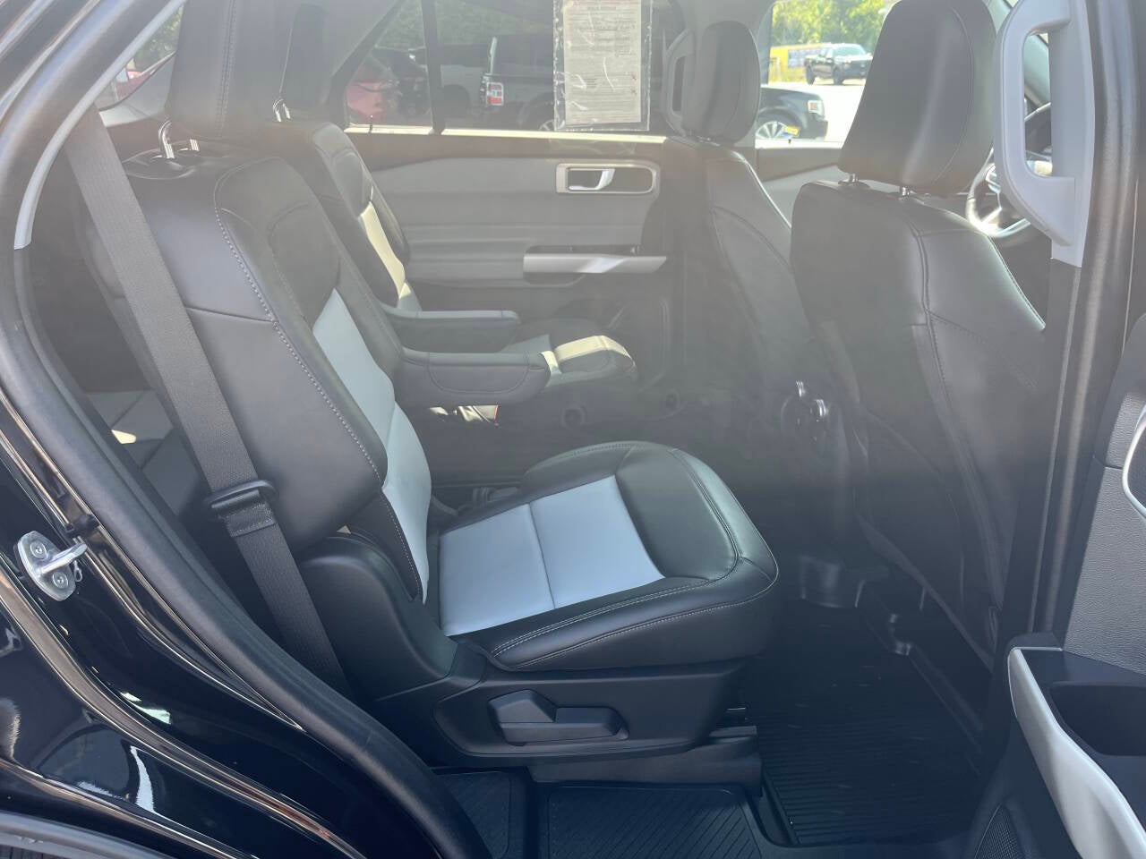 2023 Ford Explorer XLT AWD 4dr SUV