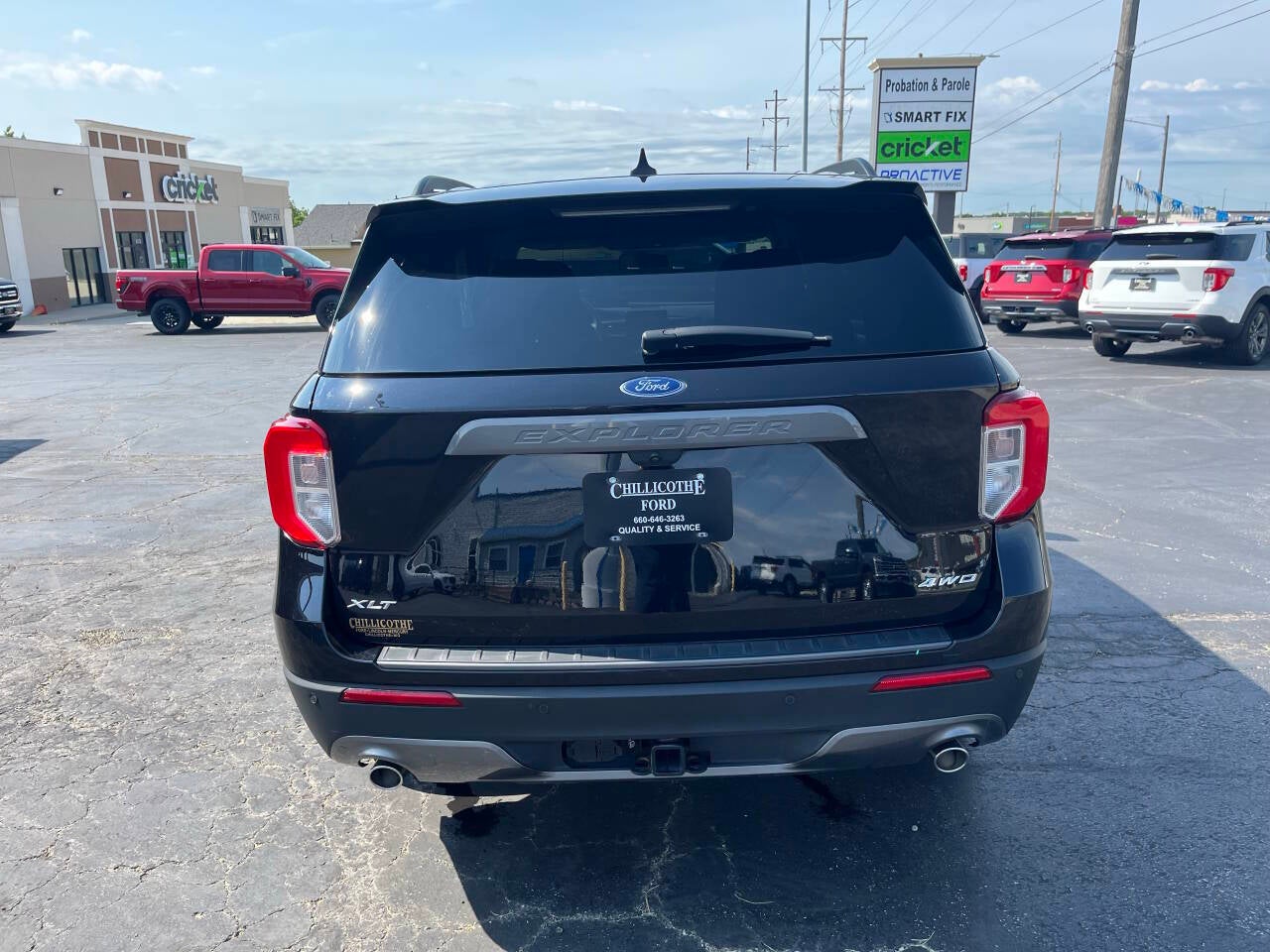 2023 Ford Explorer XLT AWD 4dr SUV
