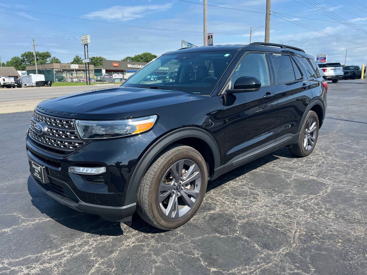 2023 Ford Explorer XLT AWD 4dr SUV