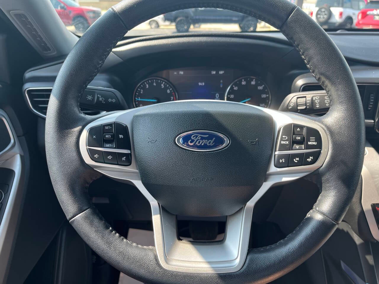 2023 Ford Explorer XLT AWD 4dr SUV