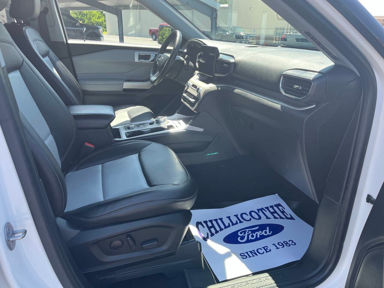2023 Ford Explorer XLT AWD 4dr SUV