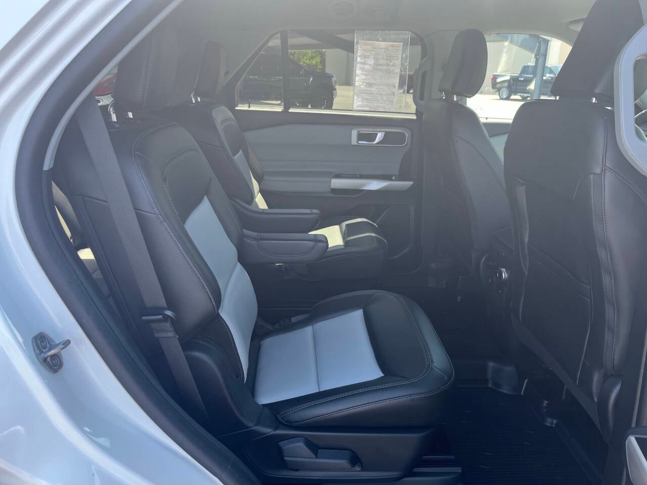 2023 Ford Explorer XLT AWD 4dr SUV
