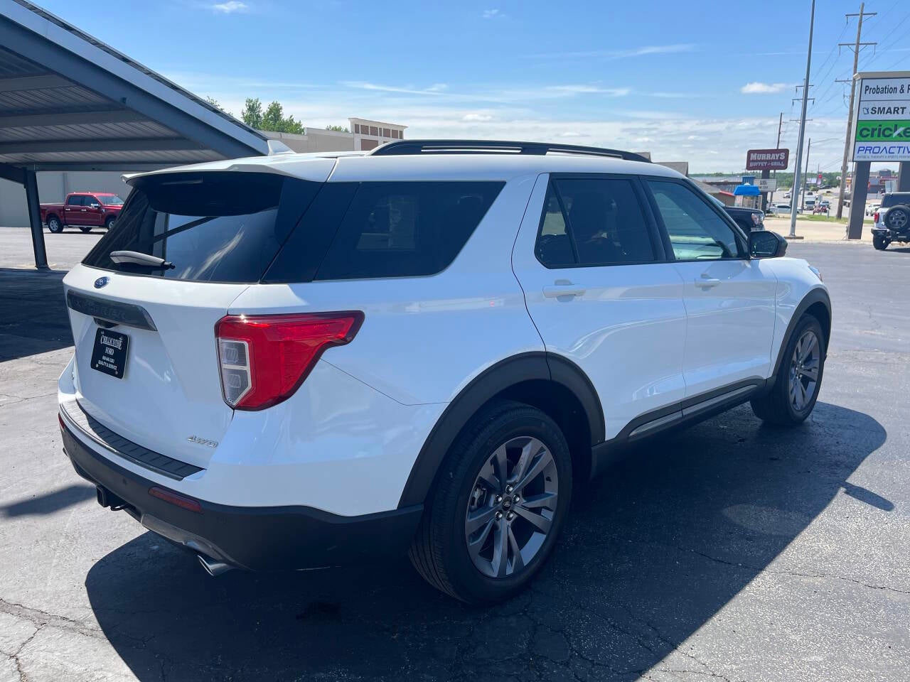 2023 Ford Explorer XLT AWD 4dr SUV