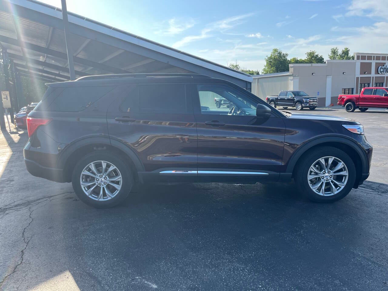 2023 Ford Explorer XLT AWD 4dr SUV