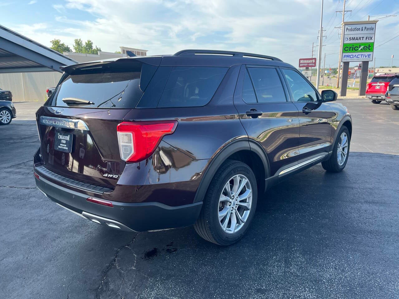 2023 Ford Explorer XLT AWD 4dr SUV