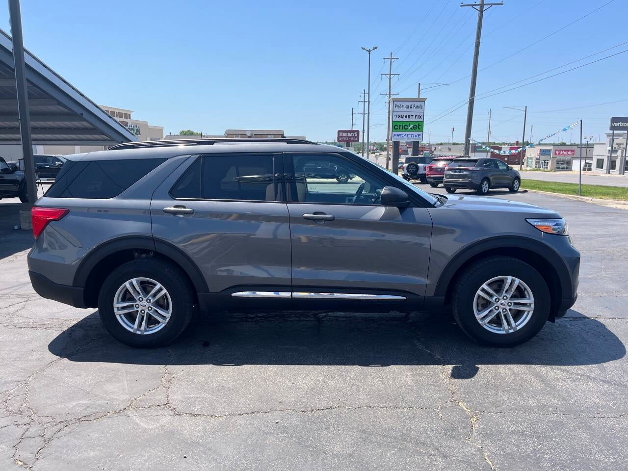 2023 Ford Explorer XLT AWD 4dr SUV