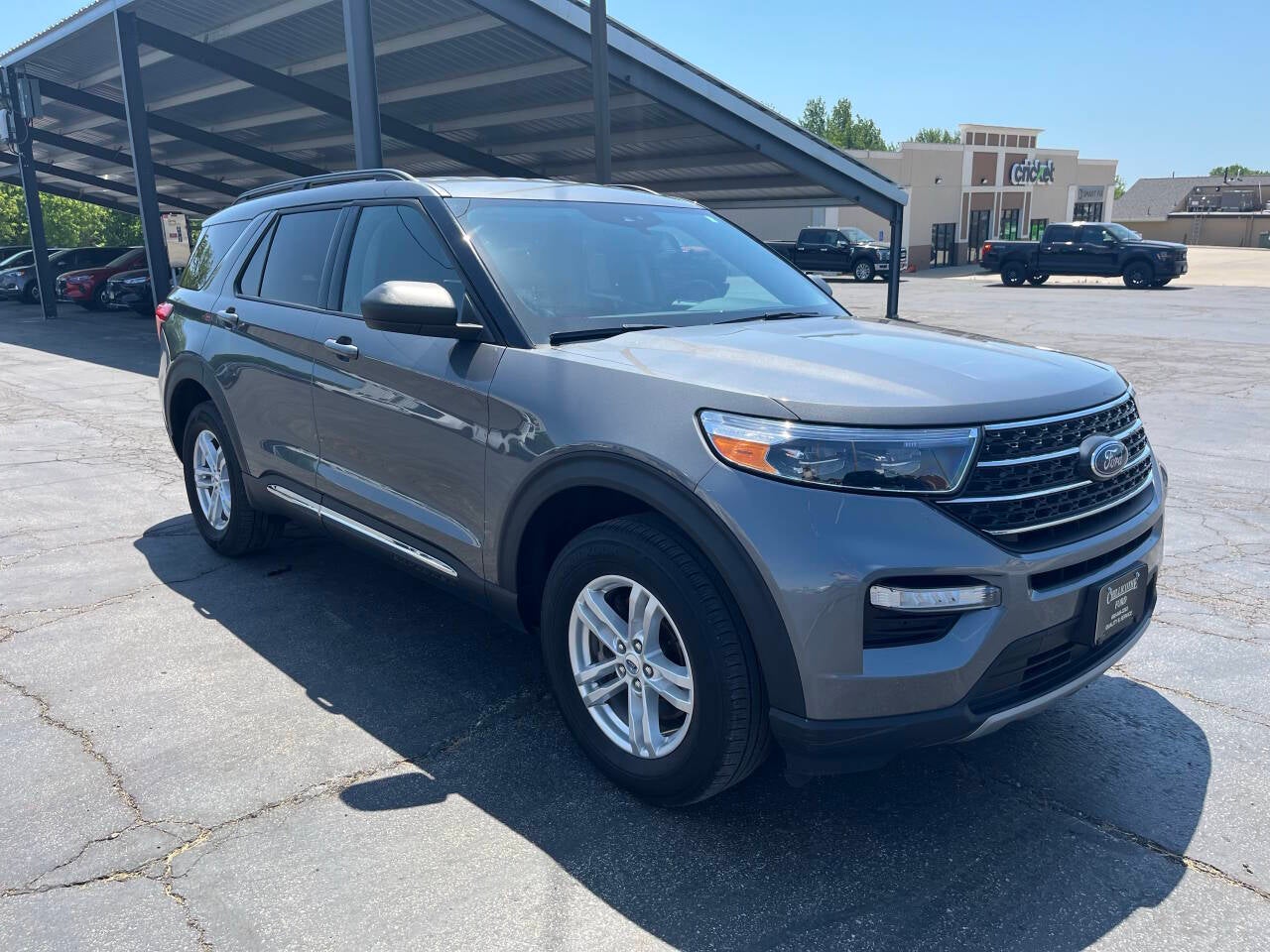 2023 Ford Explorer XLT AWD 4dr SUV