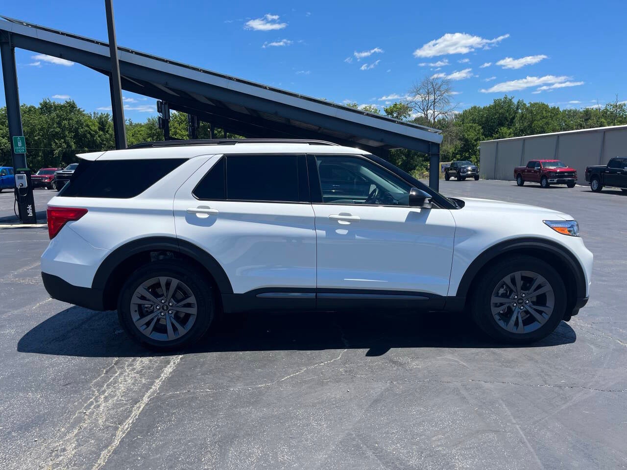 2024 Ford Explorer XLT AWD 4dr SUV