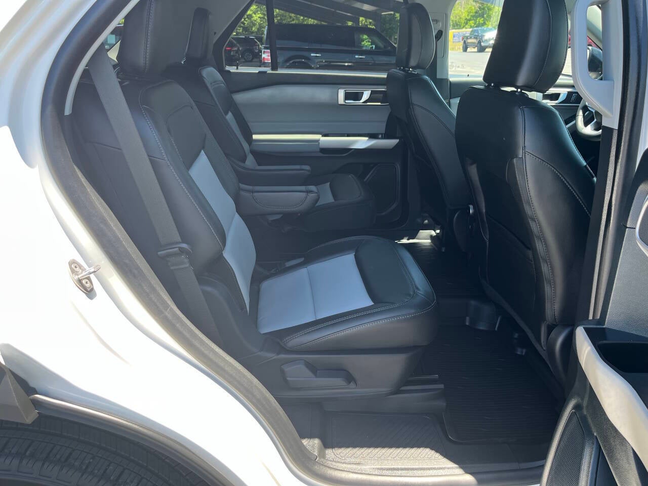 2024 Ford Explorer XLT AWD 4dr SUV
