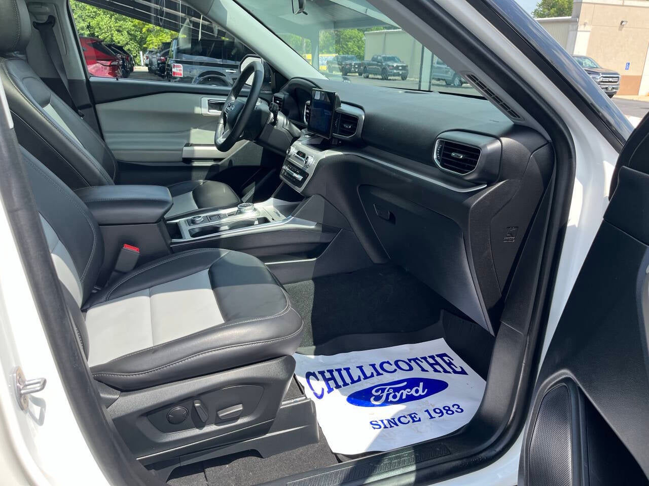 2023 Ford Explorer XLT AWD 4dr SUV