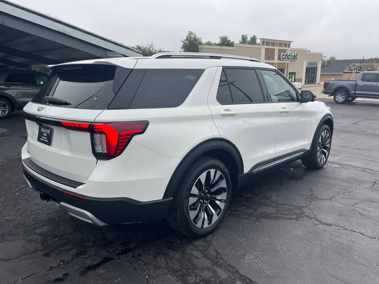 2027 Ford Explorer Platinum AWD 4dr SUV