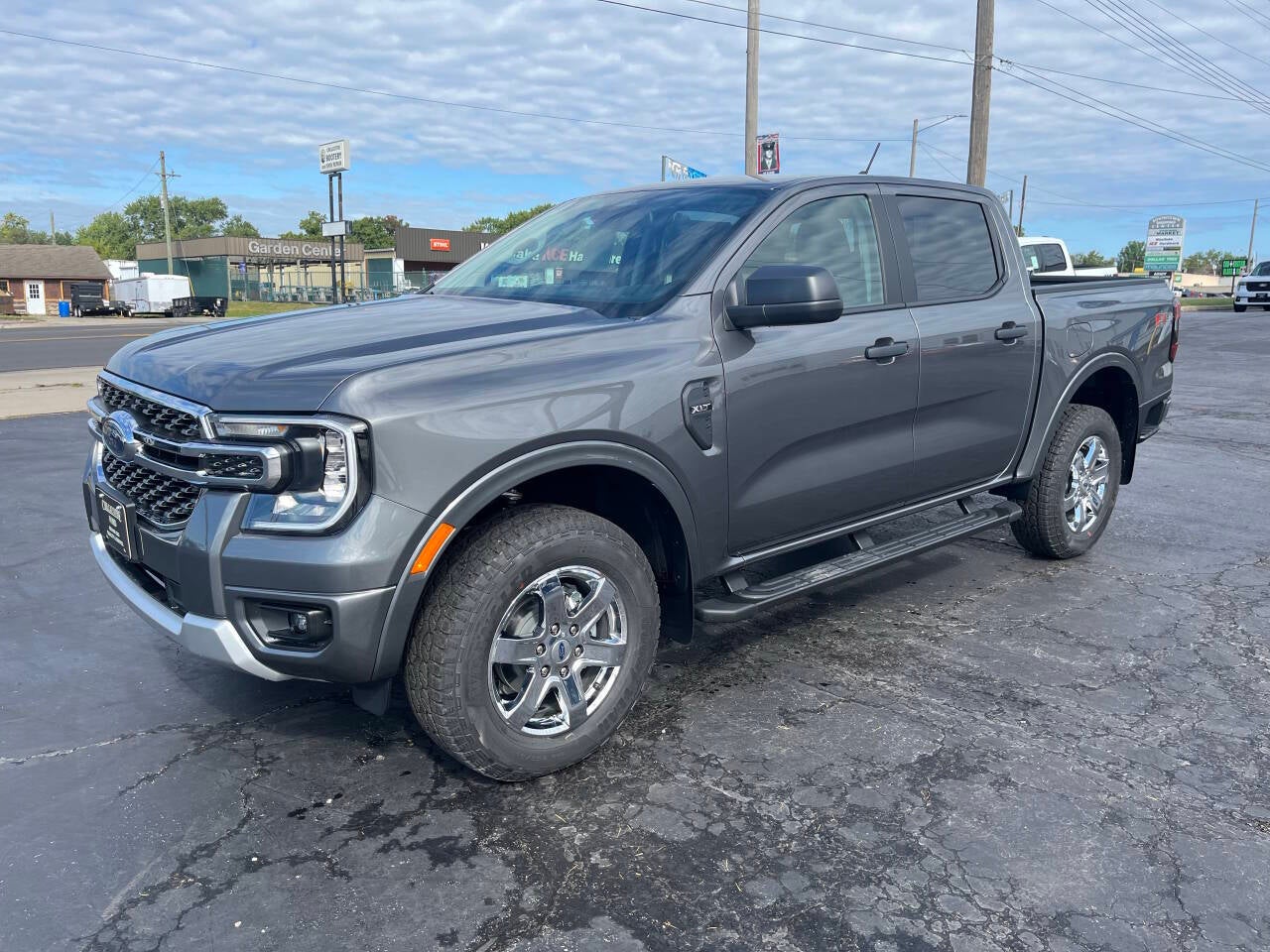 2025 Ford Ranger XLT 4x4 4dr SuperCrew 5.0 ft. SB