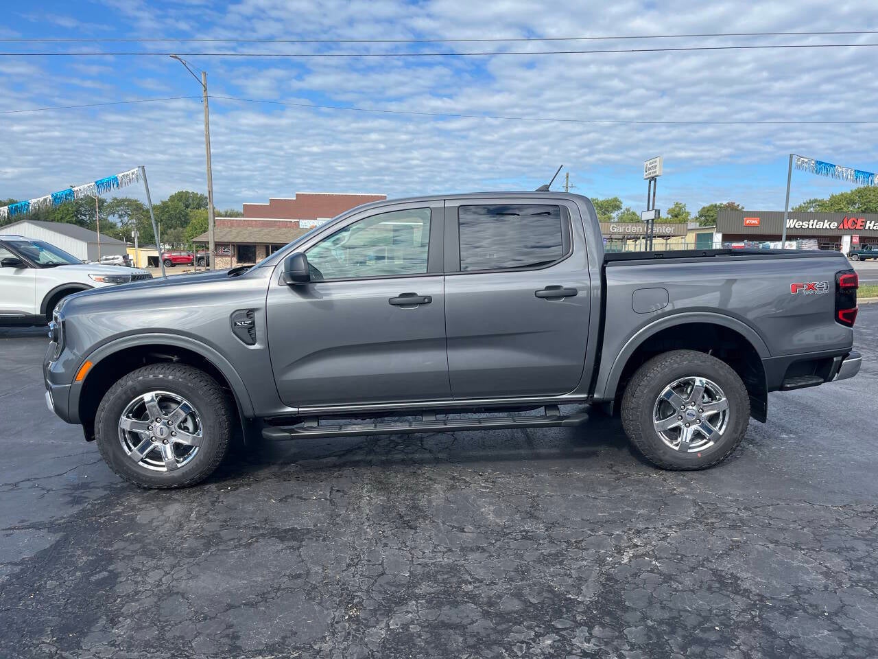 2025 Ford Ranger XLT 4x4 4dr SuperCrew 5.0 ft. SB