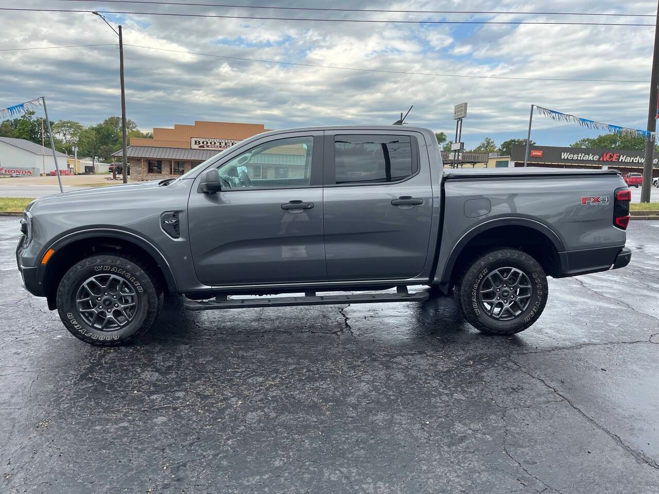 2024 Ford Ranger XLT 4x4 4dr SuperCrew 5.0 ft. SB