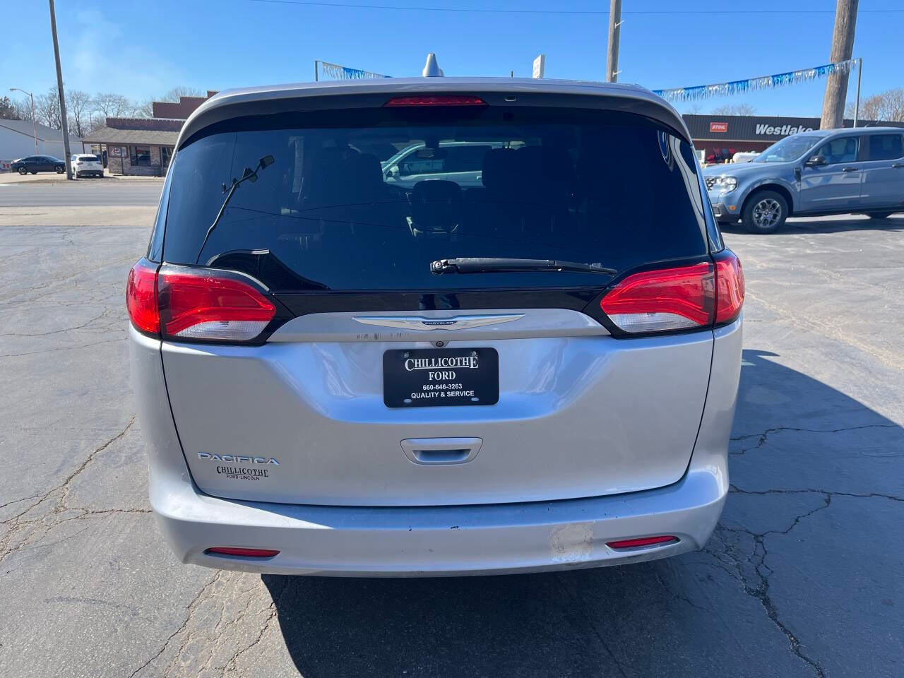 2017 Chrysler Pacifica Touring 4dr Mini Van