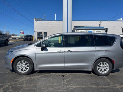 2017 Chrysler Pacifica Touring 4dr Mini Van