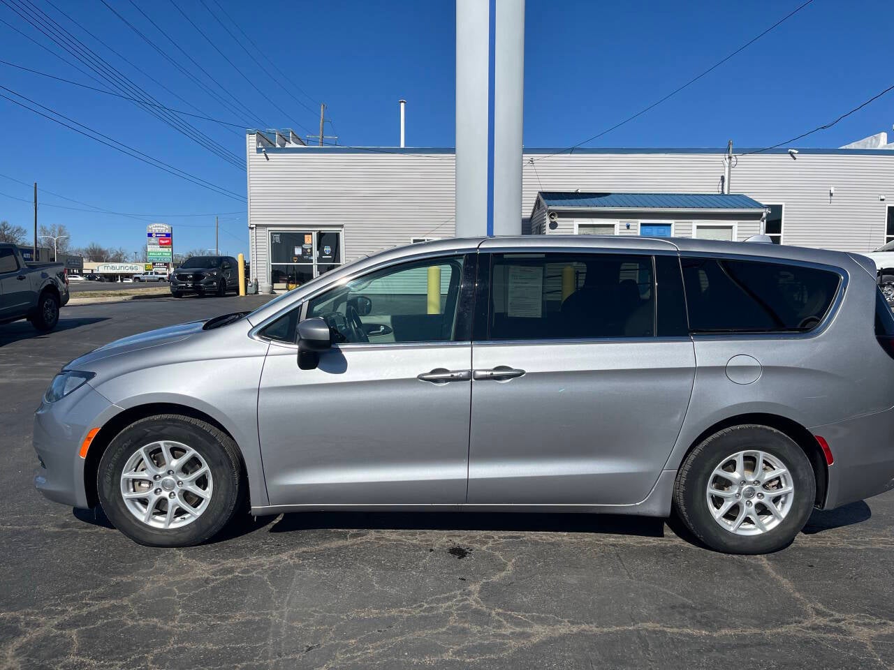 2017 Chrysler Pacifica Touring 4dr Mini Van