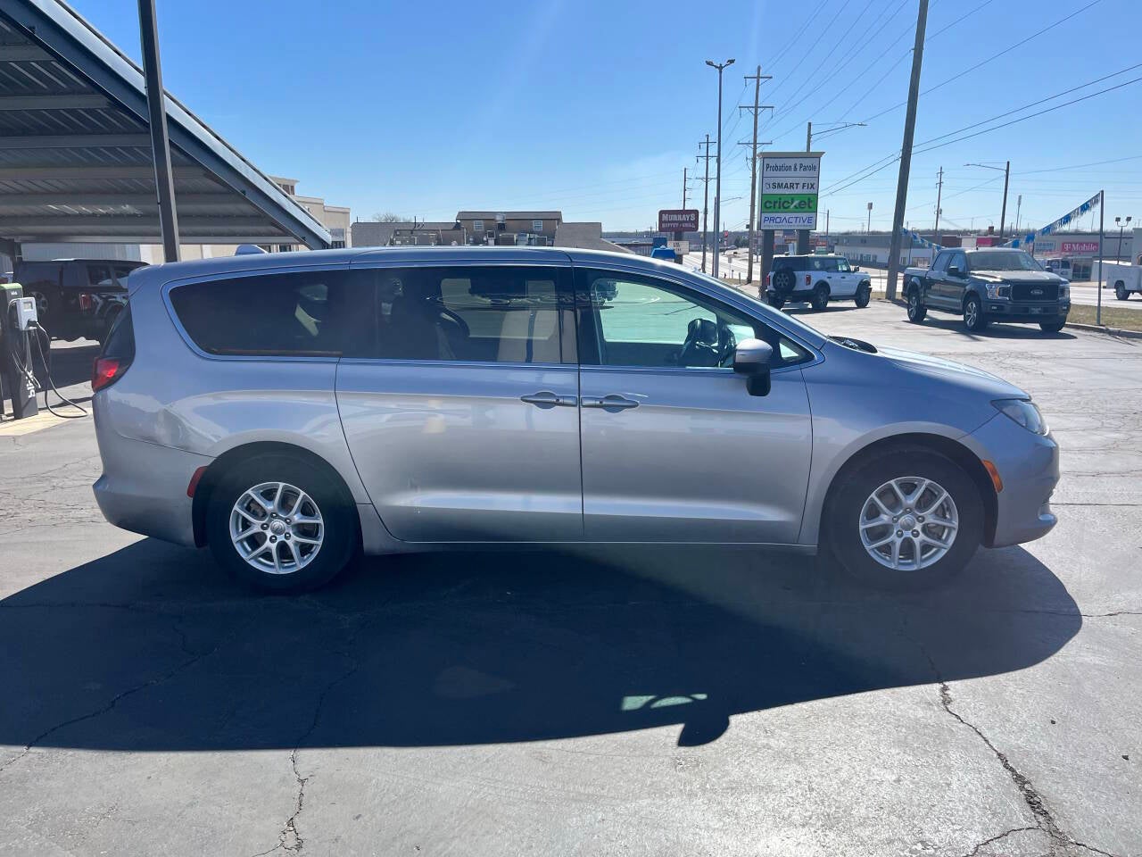 2017 Chrysler Pacifica Touring 4dr Mini Van