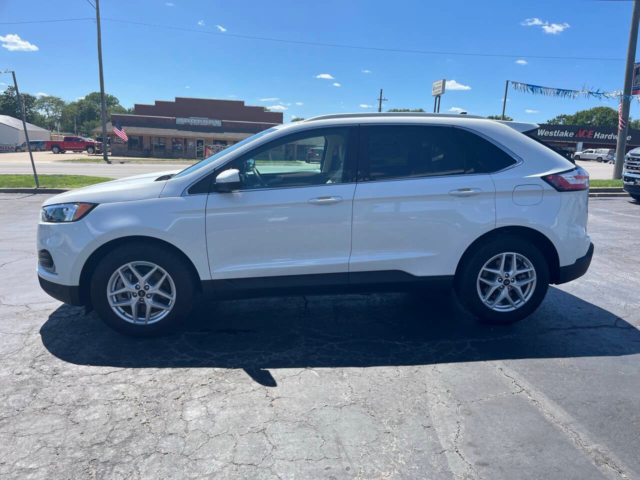 Used 2024 Ford Edge SEL with VIN 2FMPK4J94RBA65275 for sale in Kansas City